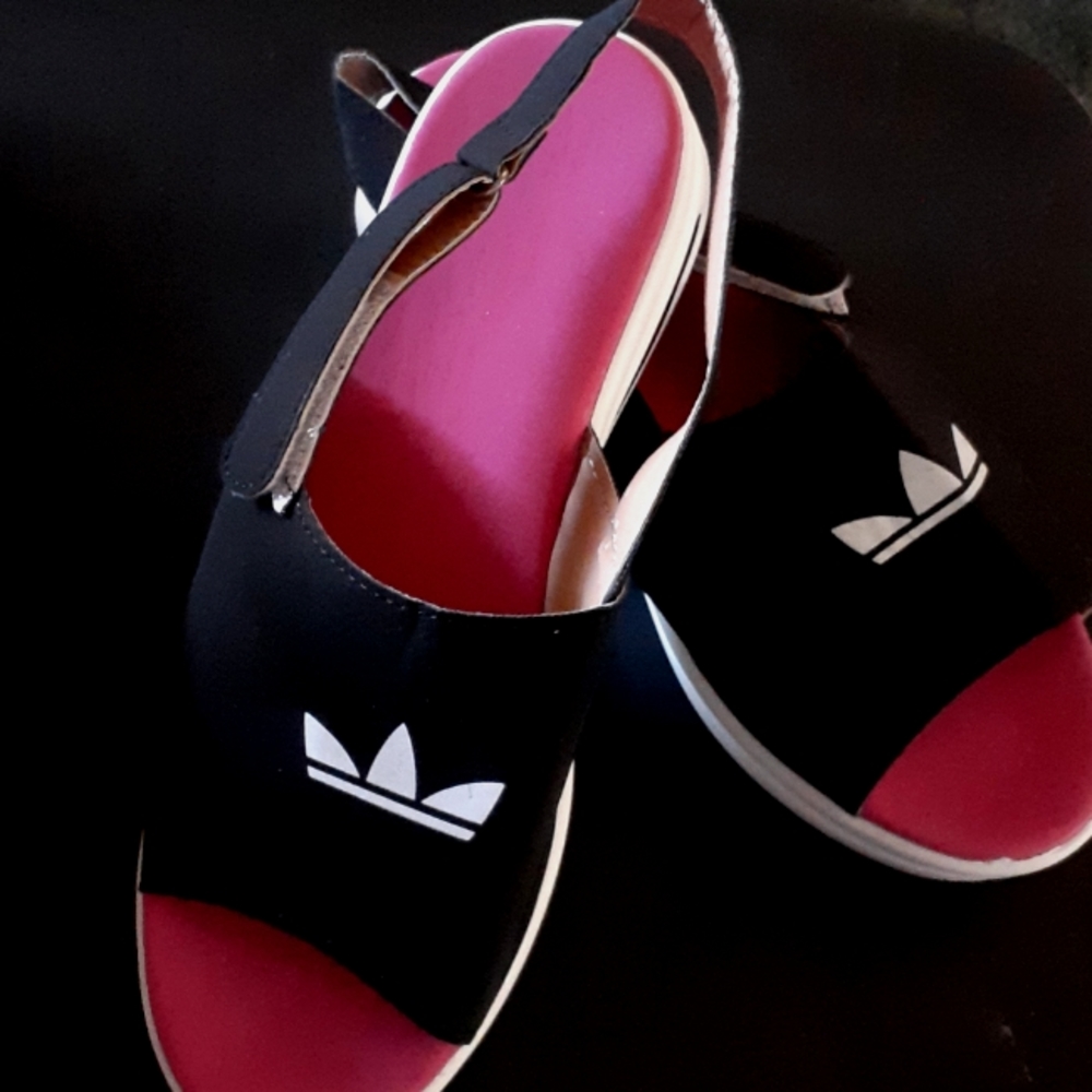 Sandals - Picture 2 of 4